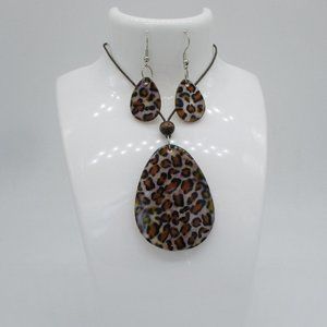 𝅺leopard Print Necklace & Earrings Set